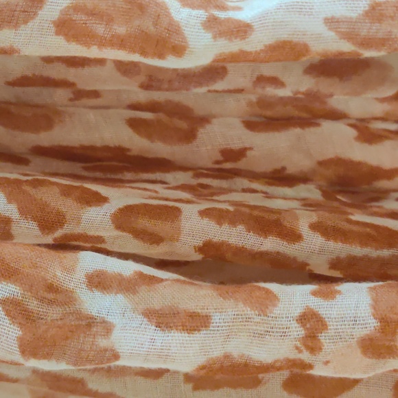 Paisley and leopard print scarf - Picture 5 of 5